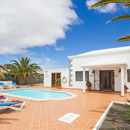 Βίλα Playa Blanca Sleeps 8 Pool Wifi