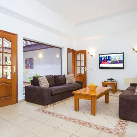 Villa Playa Blanca Sleeps 8 Pool Wifi